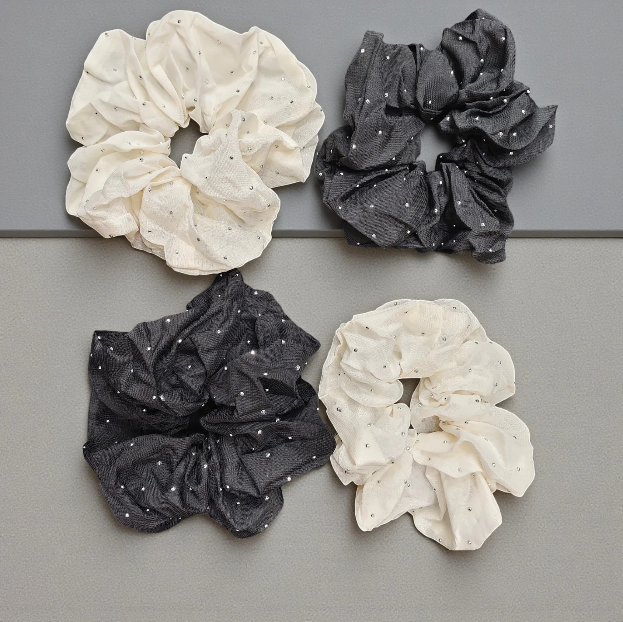 Korean premium scrunchies - 2pcs