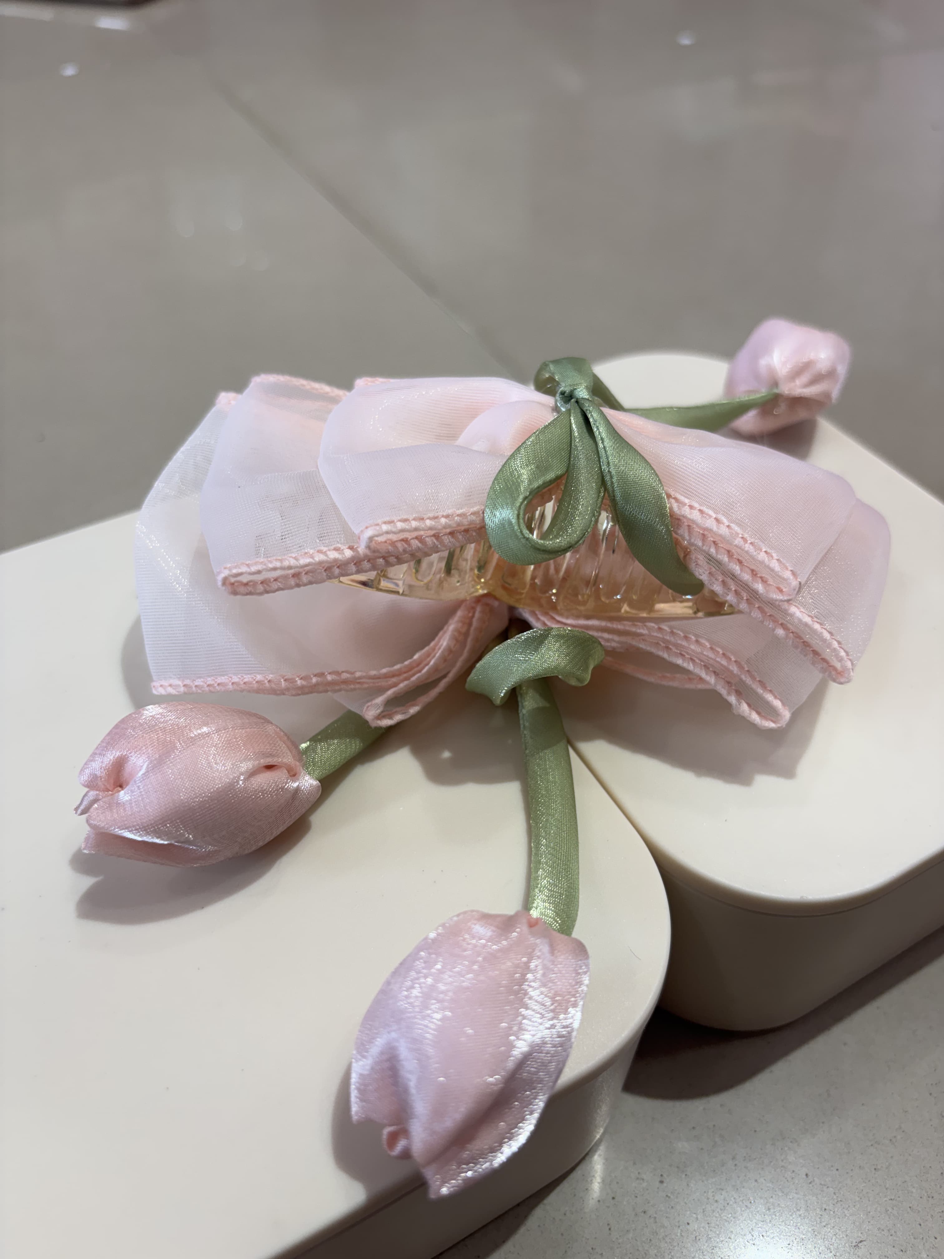 Tulip clutcher